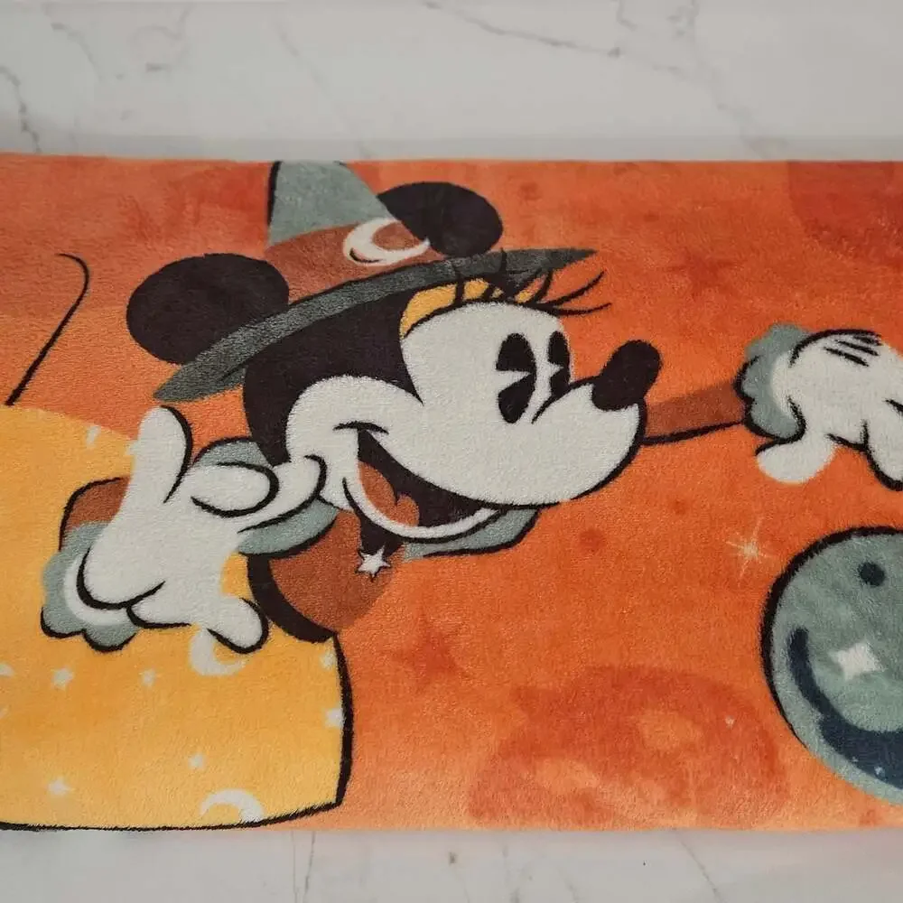 Disney Parks‎ Mickey and Friends Halloween Castle Throw Blanket